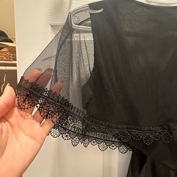 BCBG black top , S - Picture 5 of 7